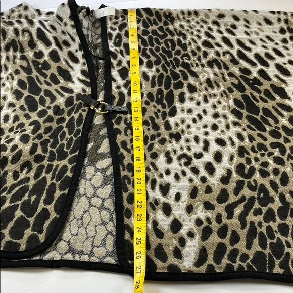 Marc New York Leopard Print Pancho Cape with Gold Clasp and Black Trim One Size - Picture 6 of 9